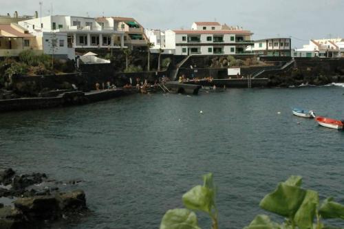 Bajo Con Playa Tranquila Para Desconectar — hotel near El Hierro Airport