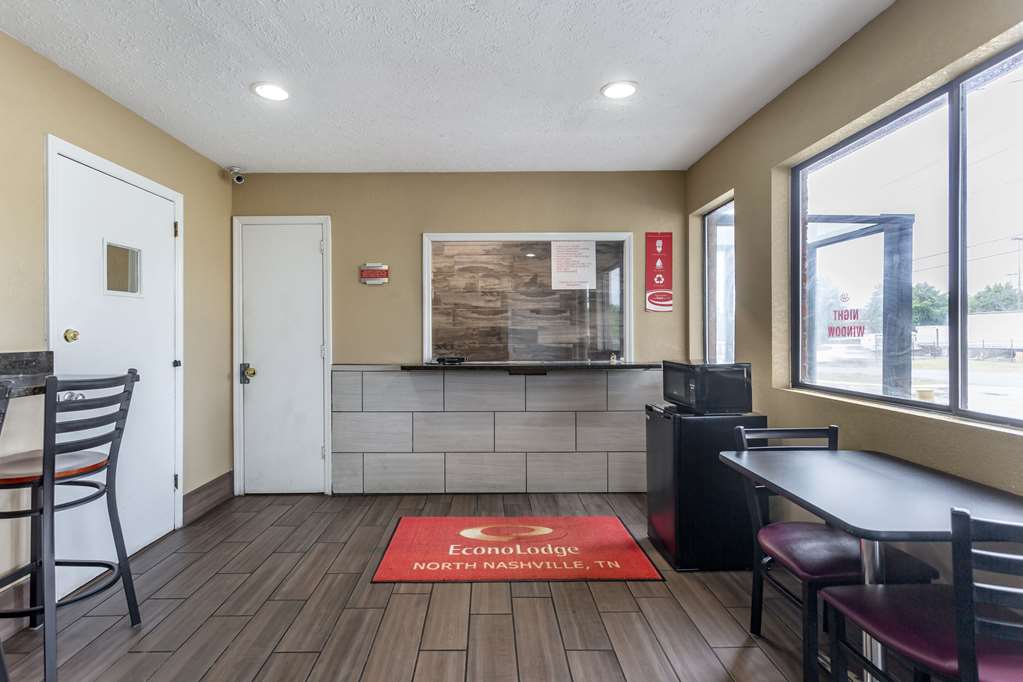 Econo Lodge Nashville North - photo 8