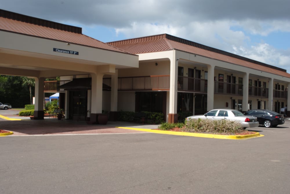 Days Inn by Wyndham Jacksonville Airport - photo 29