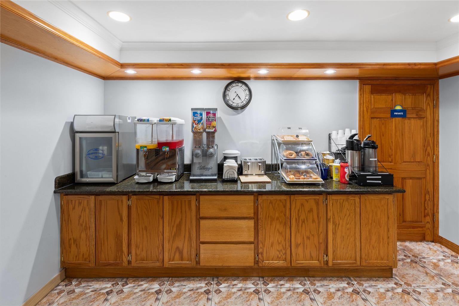 Days Inn by Wyndham Slidell - photo 26