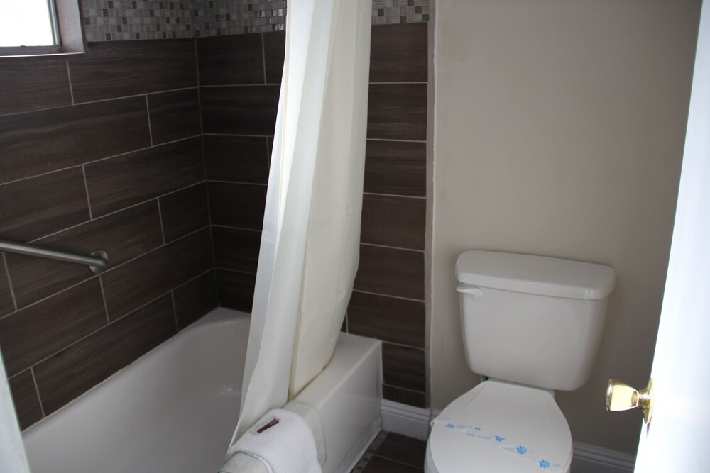 SuperLodge Motel - photo 36
