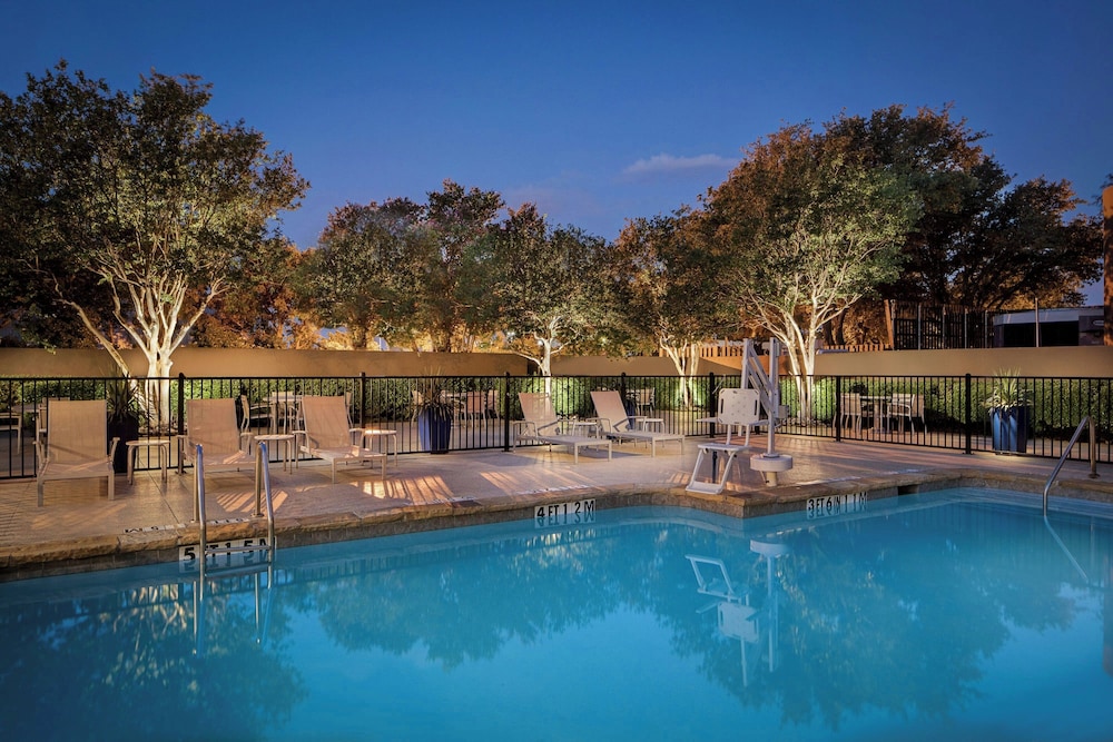 Sheraton DFW Airport Hotel - photo 26