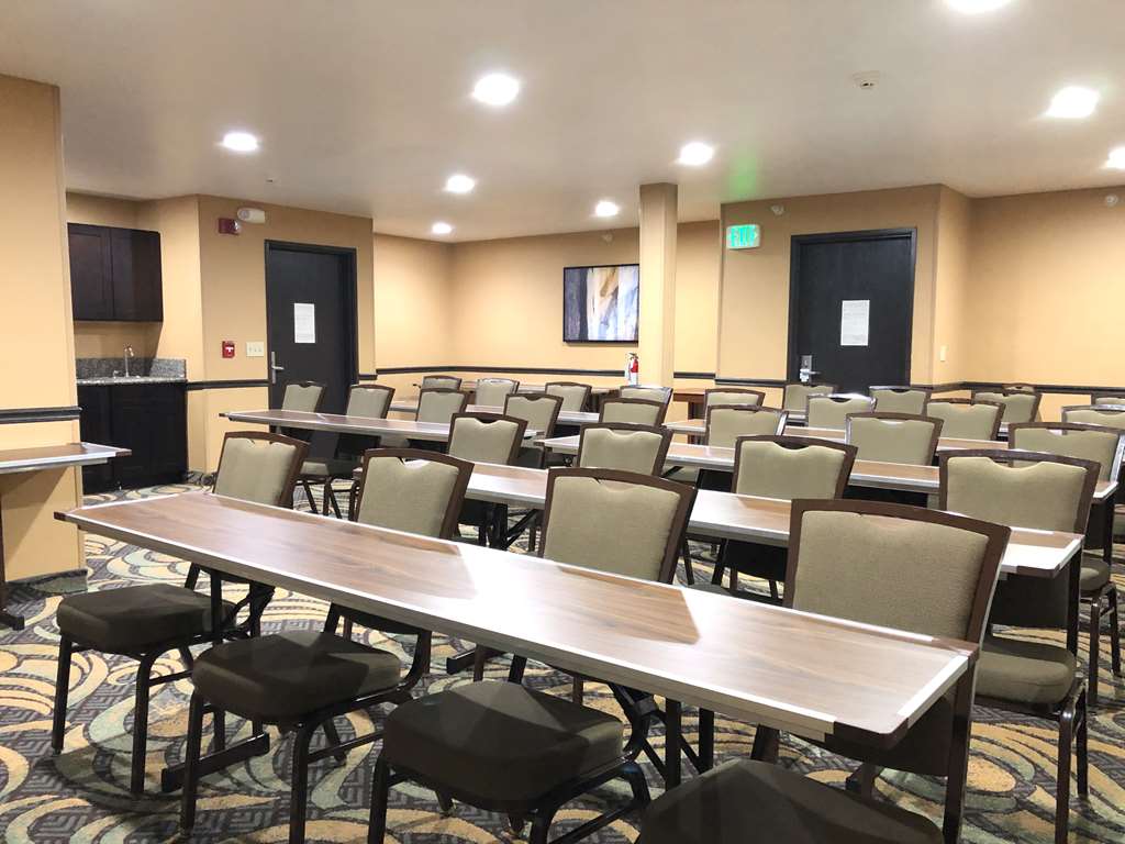 Best Western Plus Coldwater Hotel - photo 10