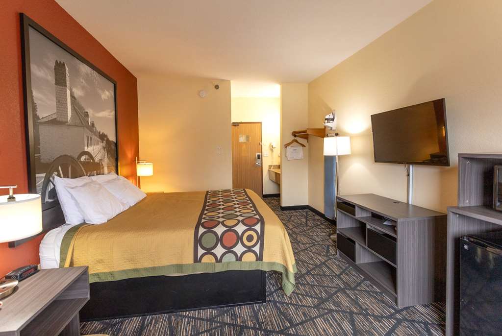 Super 8 by Wyndham Big Rapids - photo 22