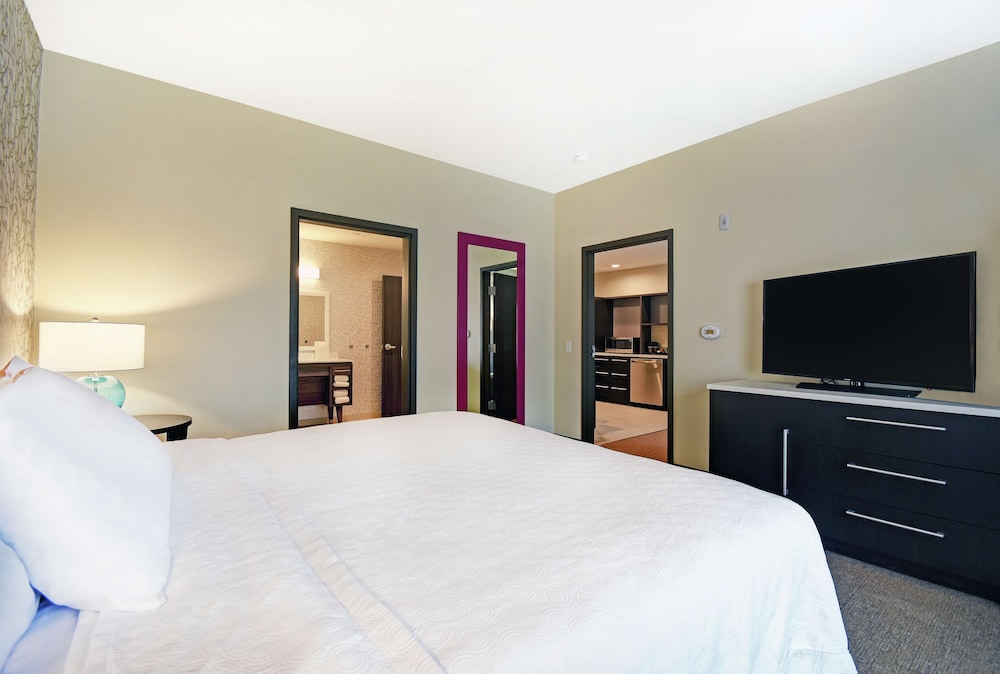 Home2 Suites by Hilton Beloit - photo 17