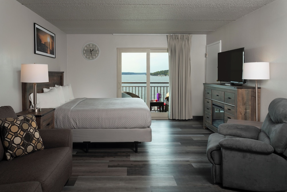 Harbor Shores on Lake Geneva - photo 15