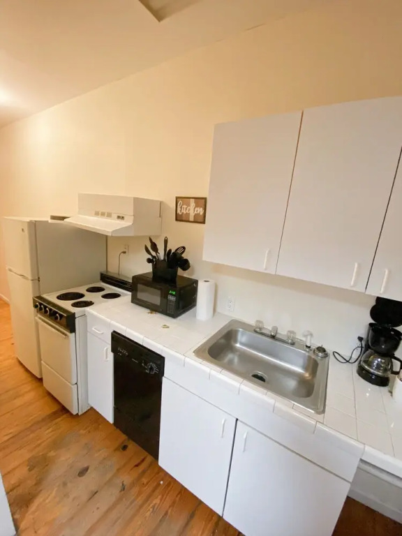 Marion Square Suites - photo 15