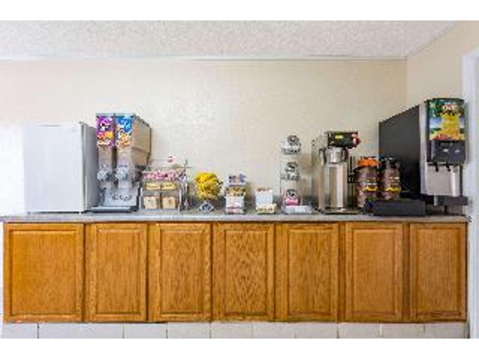 Super 8 by Wyndham Ashland Richmond in Ashland, United States