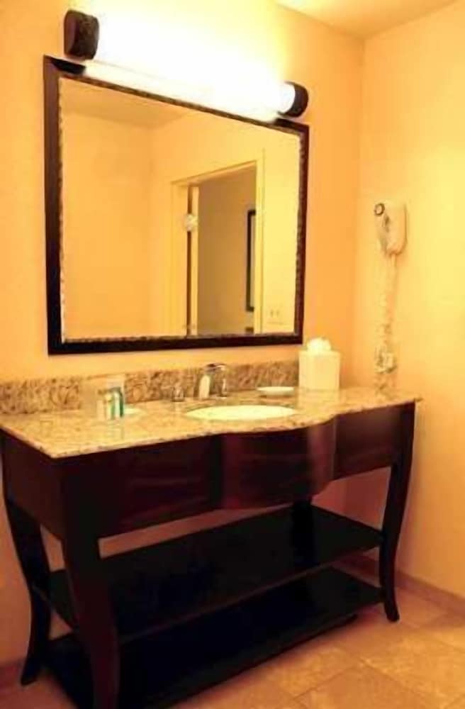 Hampton Inn Milan - photo 9