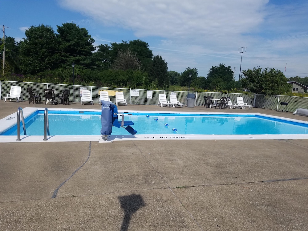 Travelodge by Wyndham New Philadelphia - photo 3