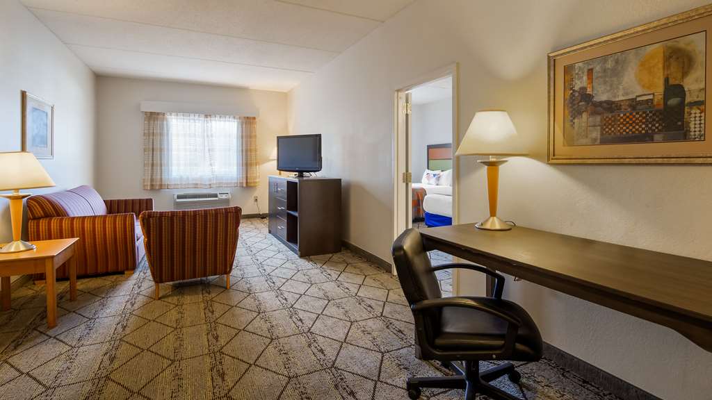 Best Western Plus Newport News Inn & Suites - photo 10