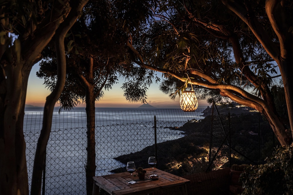 Room Kite Mansion — Akyaka