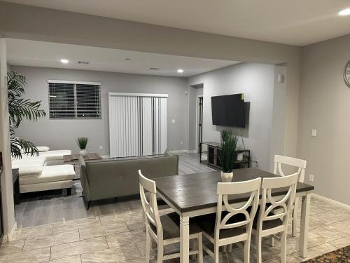 Gated SW Las Vegas home near 215 LAS Red Rock Summerlin