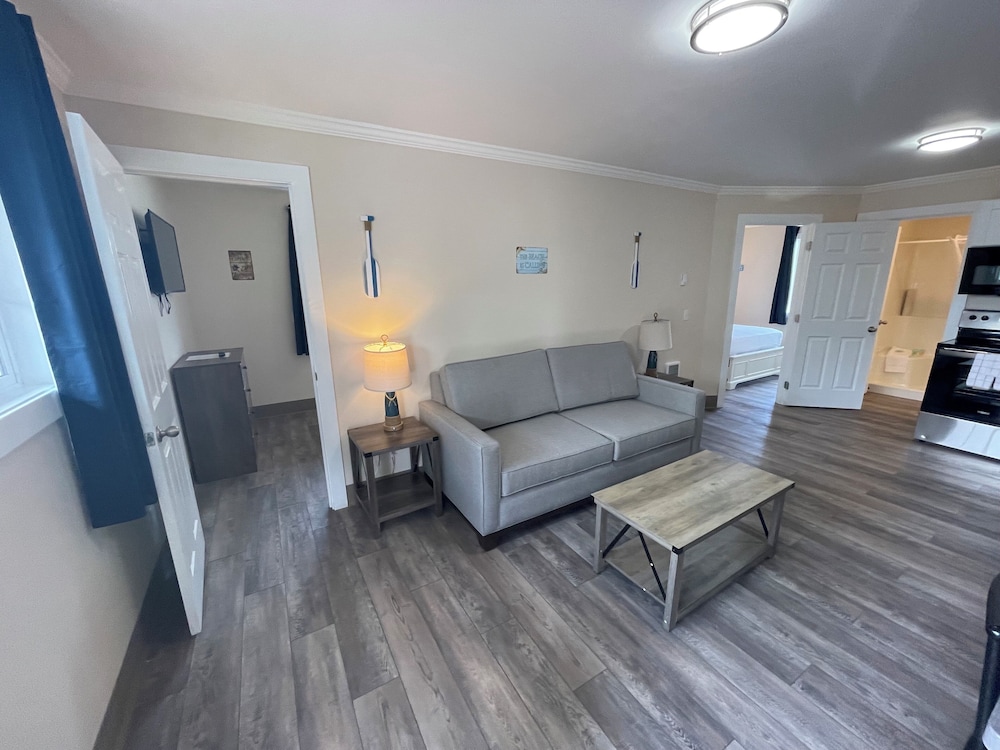 The Coastal Inn and Suites - photo 106