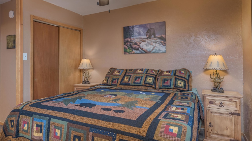 Upper Canyon Inn & Cabins - photo 26
