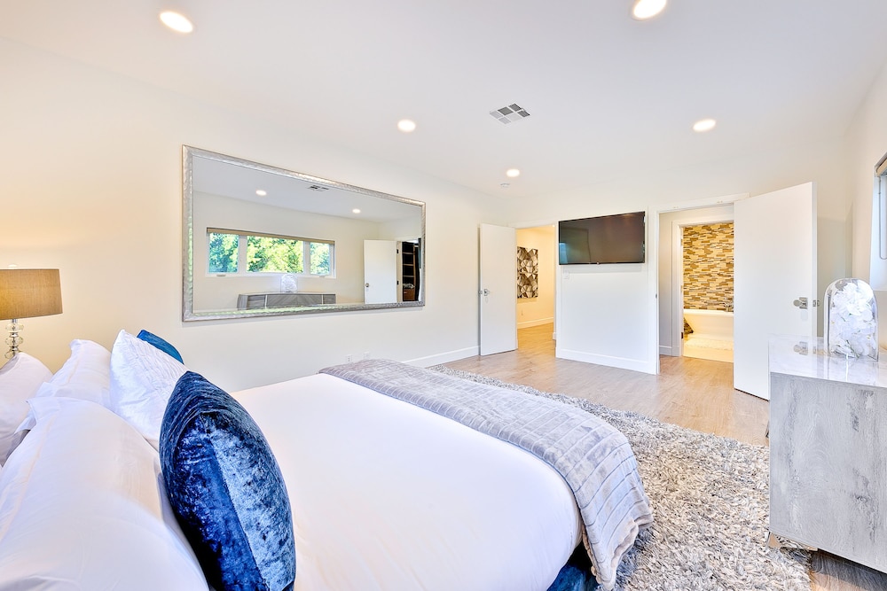 Beverly Hills Luxury Modern Palace - photo 6