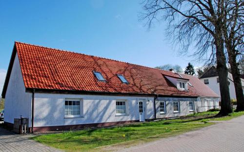 Ferienwohnungen auf dem Pommernhof — hotel in Samtens