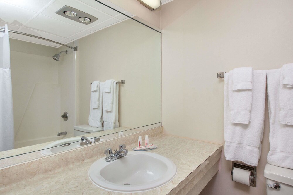 Rodeway Inn Little Falls - photo 12