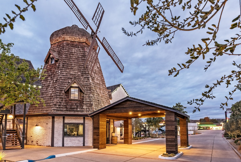 Sideways Inn - featured photo