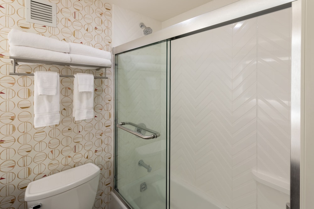 Holiday Inn Marquette by IHG - photo 21