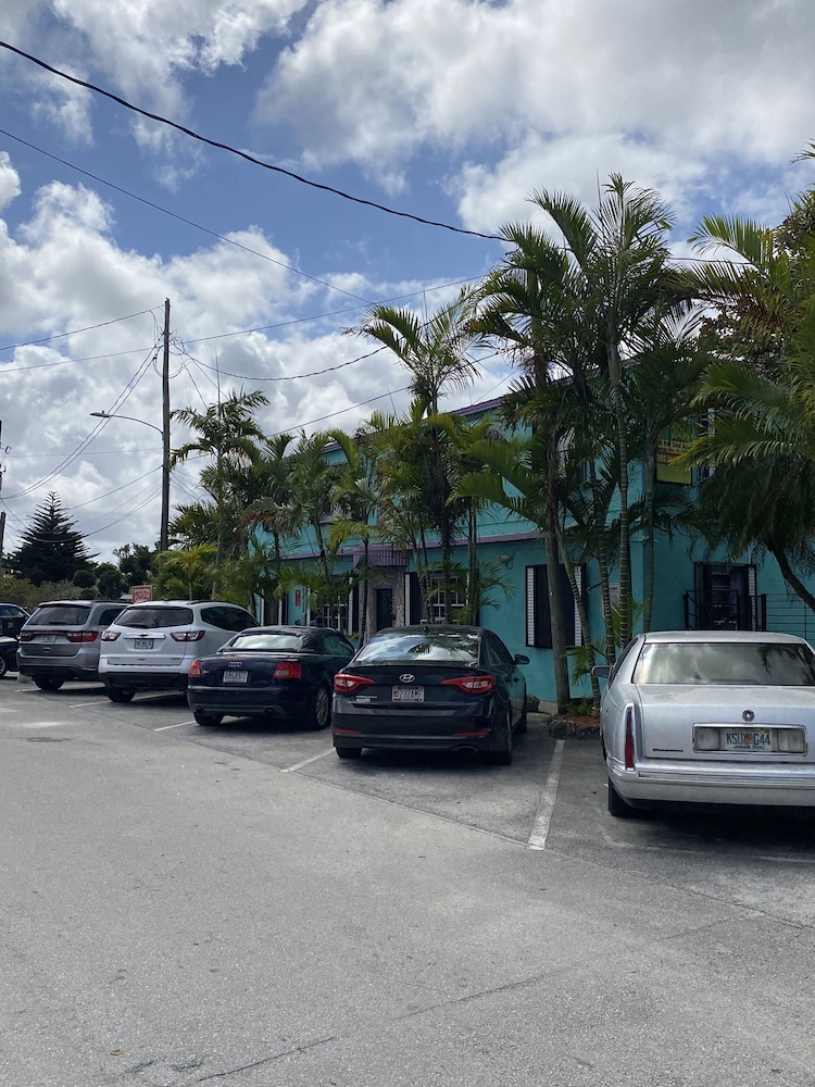 Hoosville Hostel - featured photo