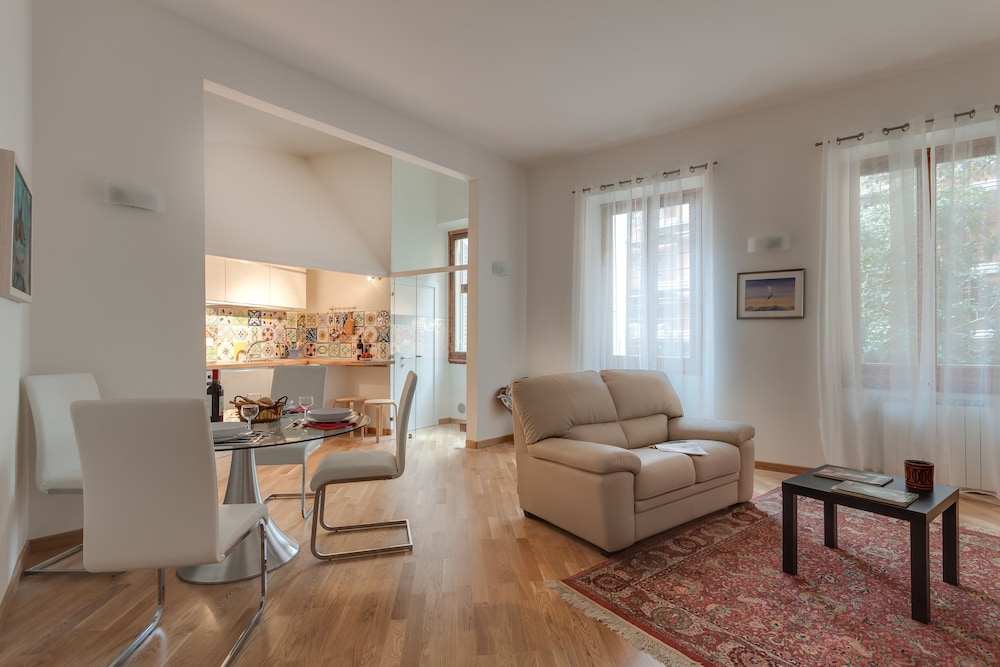 Liberta Loft — 4-Star Luxury Hotel in Florence, Italy