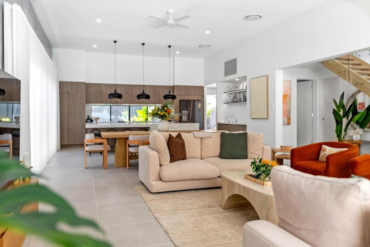 Salt Beachfront Luxe with Private Pool — 4-Star Luxury Hotel in Palm Cove, Australia