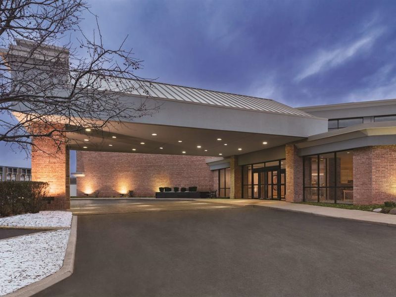 Clarion Hotel Milwaukee Airport in Milwaukee, United States