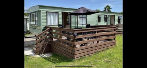 Cosy holiday caravan minutes from the beach in Aberystwyth, United Kingdom
