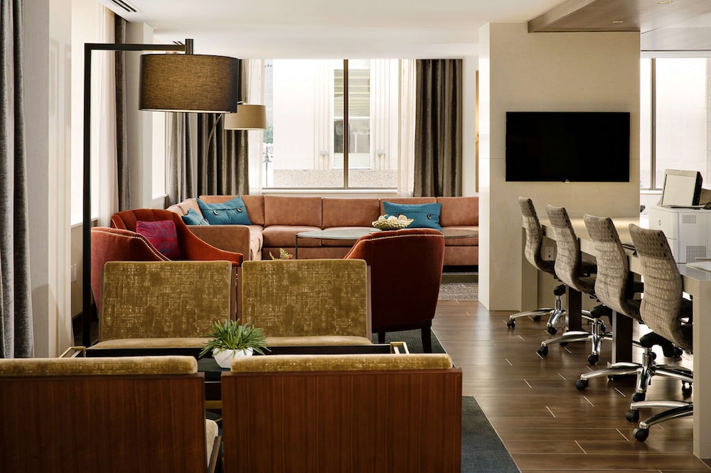 Hampton Inn & Suites Dallas Downtown - photo 61