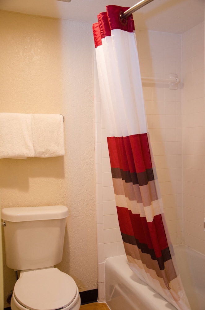 Red Roof Inn Williamsburg - photo 20