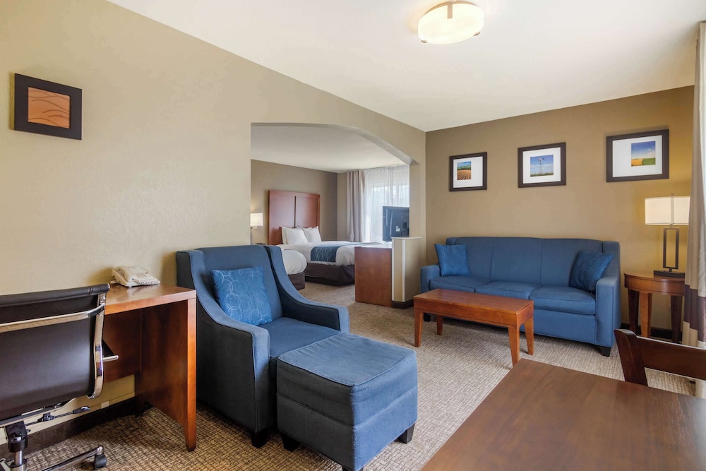 Comfort Inn & Suites Pittsburg KS - photo 33