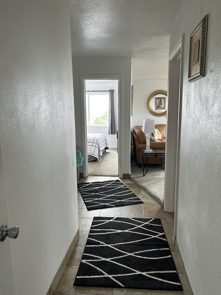 Newport Bay Motel - photo 3