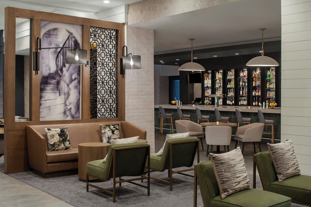 Renaissance Chicago North Shore Hotel - photo 2