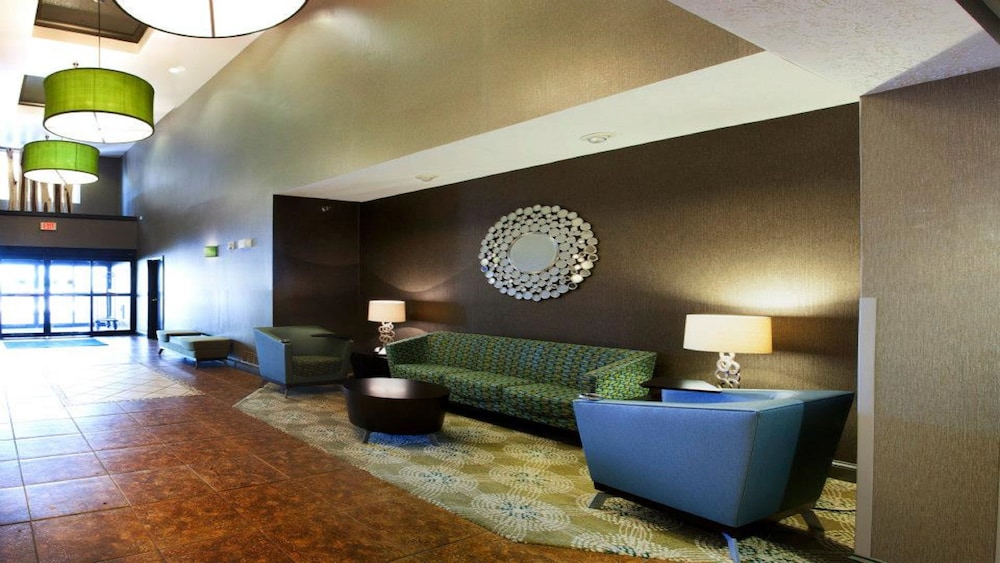 Holiday Inn Express & Suites Brandon an IHG Hotel - photo 4