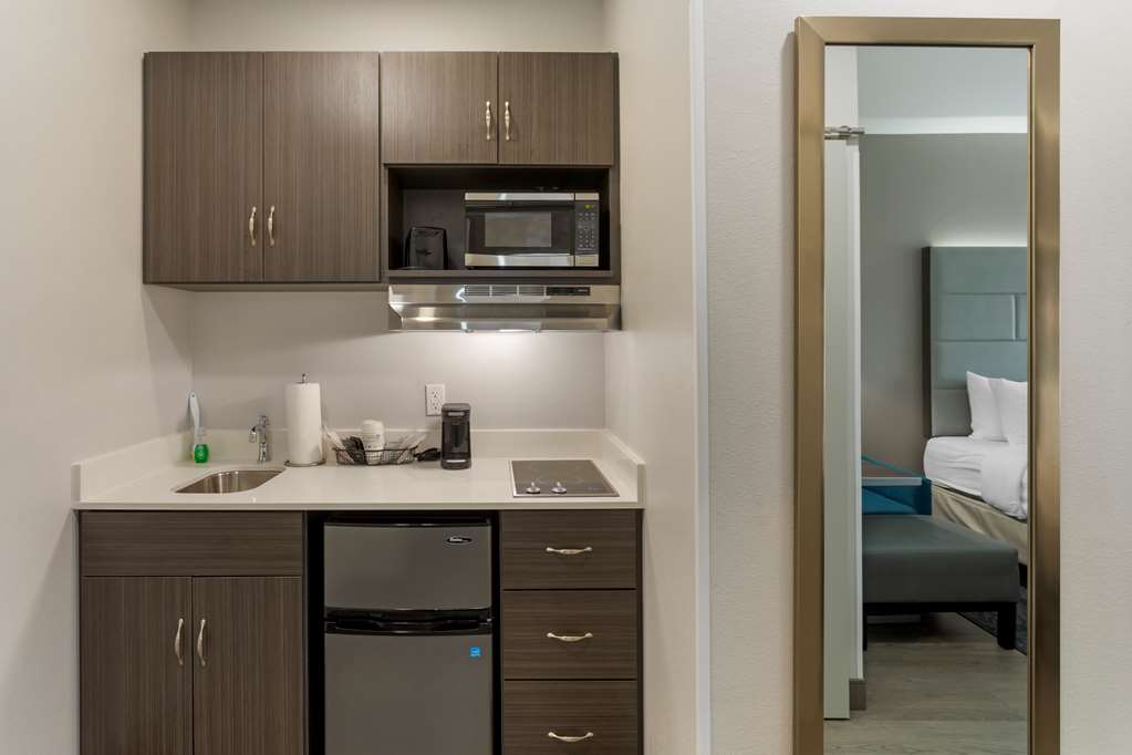 Best Western Plus Executive Residency Antioch Inn - photo 14