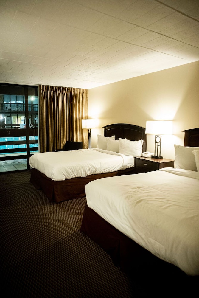 Ramada Conference Center Altoona - photo 4