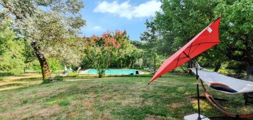 Villa With in Montricoux With Wonderful Lake View Private — 4-Star Luxury Hotel in Montricoux, France