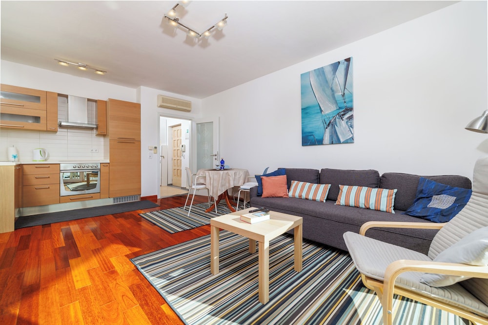 Apartment Helena — 4-Star Luxury Hotel in Crikvenica, Croatia
