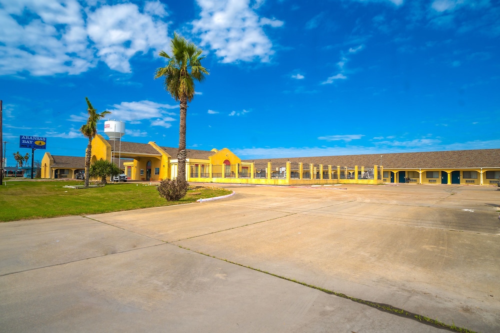 Aransas Bay Inn & Suites Corpus Christi by OYO - photo 41