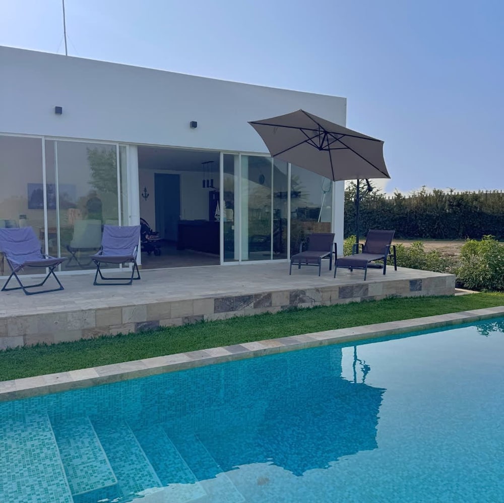 HOP Maldivas Elegancia y Tranquilidad Junto a la Laguna in El Carmen, Peru