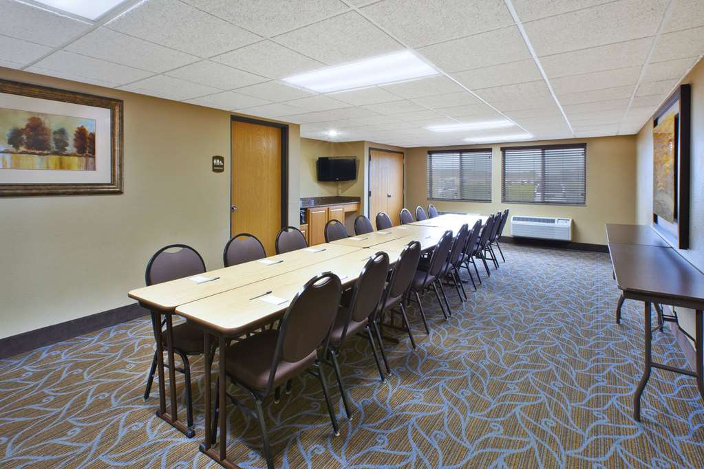 AmericInn by Wyndham Bay City - photo 23