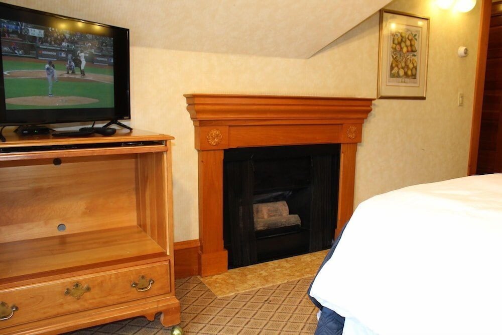 Pacific Grove Inn - photo 22