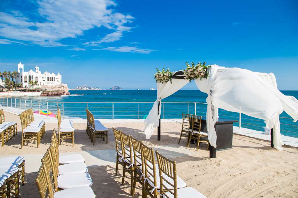 Emporio Mazatlan Salones