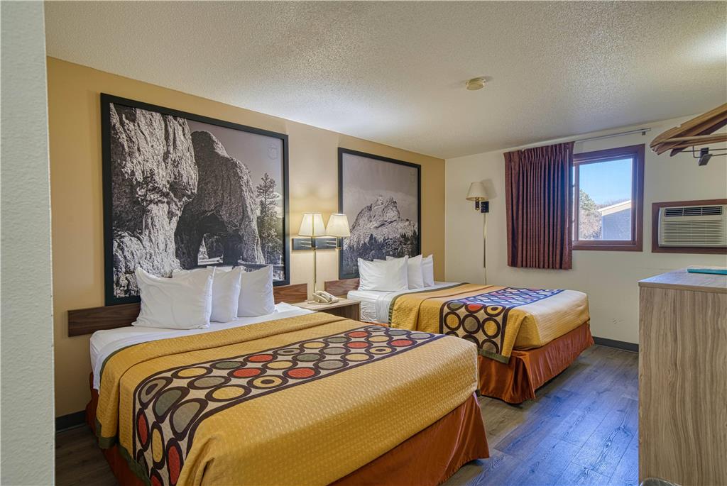 Super 8 by Wyndham Hot Springs - photo 22