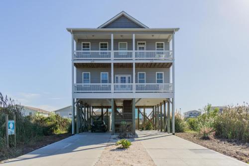 Kiki Hut by Oak Island Accommodations - photo 21
