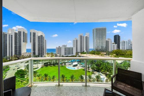 MIAMI Collins Beach Apartments — 4-Star Luxury Hotel in Sunny Isles Beach, United States