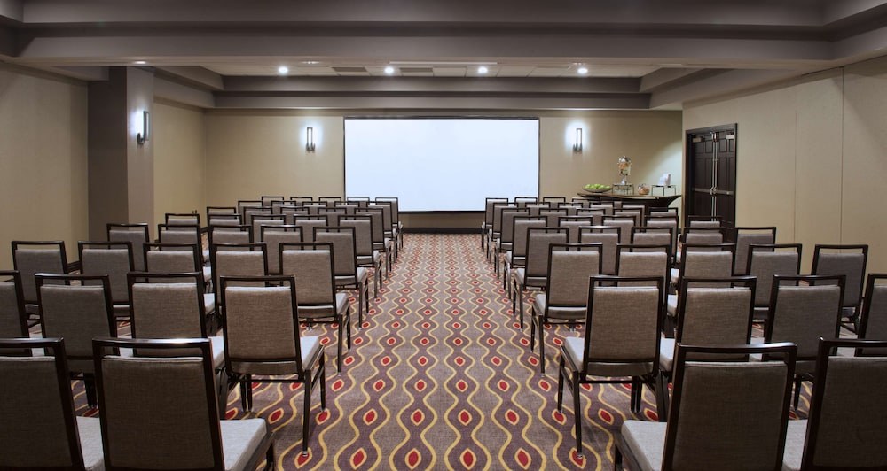 Embassy Suites by Hilton Dulles Airport - photo 47