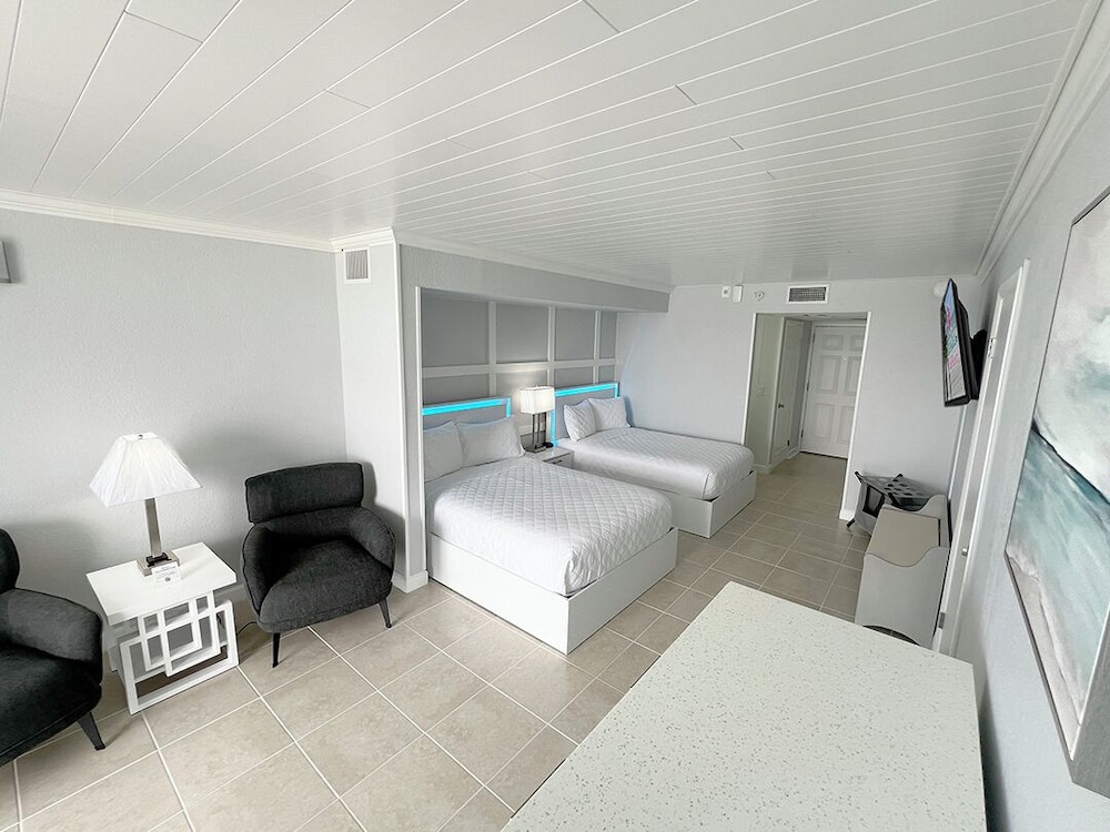 Lani Kai Island Resort - photo 12