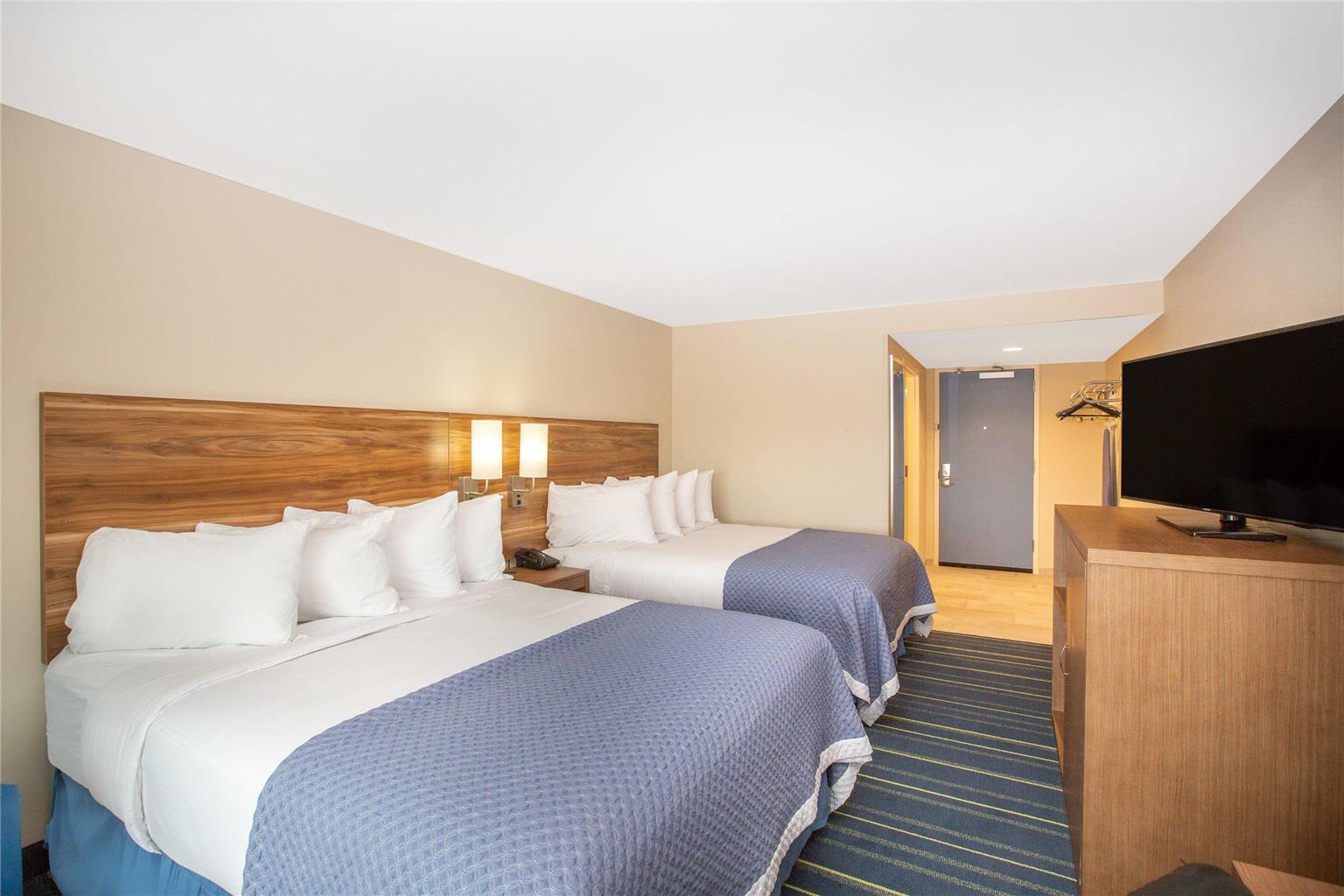 Days Inn & Suites by Wyndham Kearney - photo 7